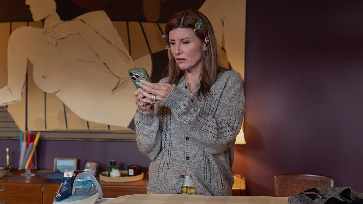 "Tem de haver uma descoberta contínua de nós próprios": Sharon Horgan e o recomeço cómico da série "Youth"