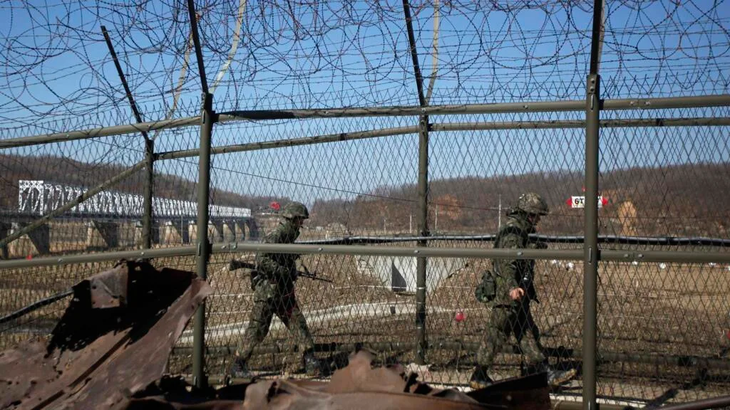 Corée: trois personnes blessées dans une explosion de mine dans la zone démilitarisée entre Nord et Sud