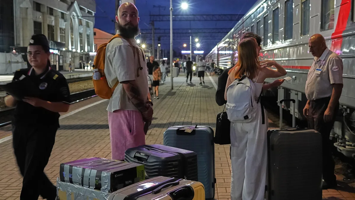 Russians are still fleeing abroad, citing fears of a new mobilization and a loss of freedom