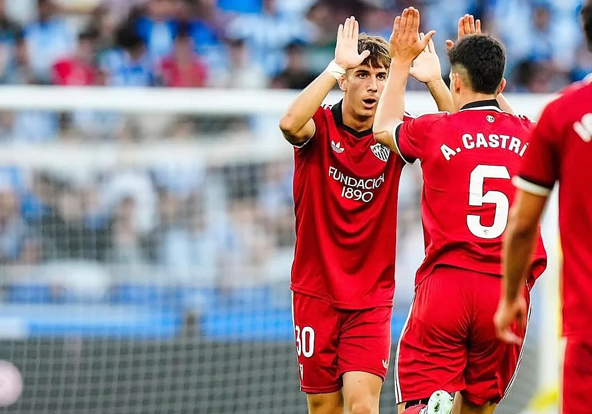 El Sevilla FC cuida a sus estrellas canteranas: de la negociación con Castrín a las futuras mejoras de Kike Salas y Miguel Sierra