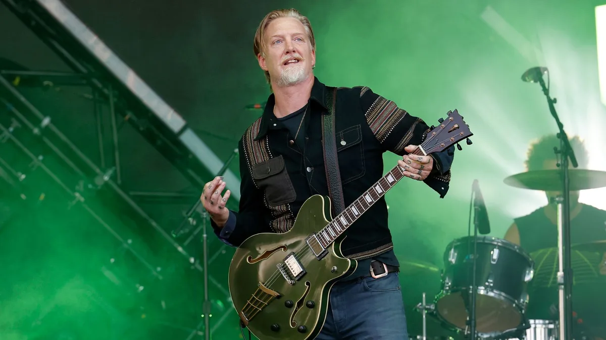 Queens of the Stone Age voltará ao Brasil 3 anos e meio após cancelar show