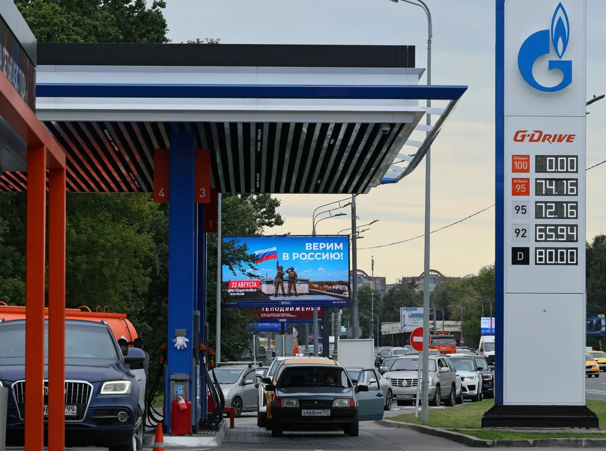 Rusia limitó la venta de combustible tras el ataque de Ucrania a la refinería de Kapotnia