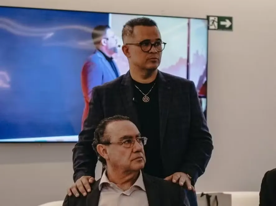 Conselheiro de Augusto Cury está entre desaparecidos no helicóptero com cantor Rick