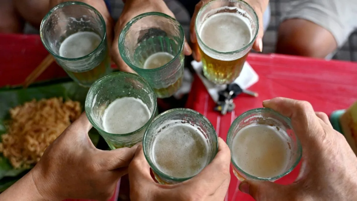 RKI: Drittel der Erwachsenen trinkt mindestens drei alkoholische Getränke pro Woche