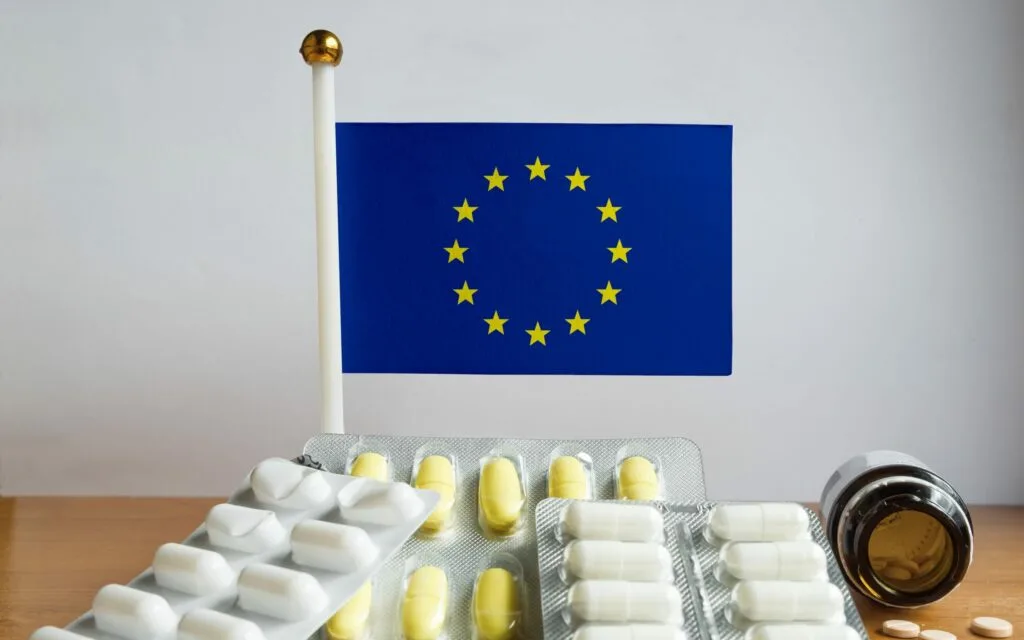 Nova legislação dos medicamentos obriga a rever contratos