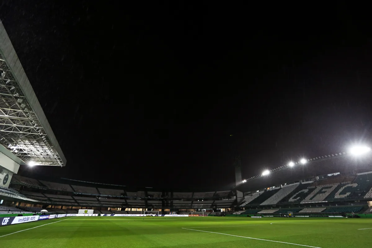 Coritiba x Corinthians no Brasileirão: onde assistir, horário e escalações