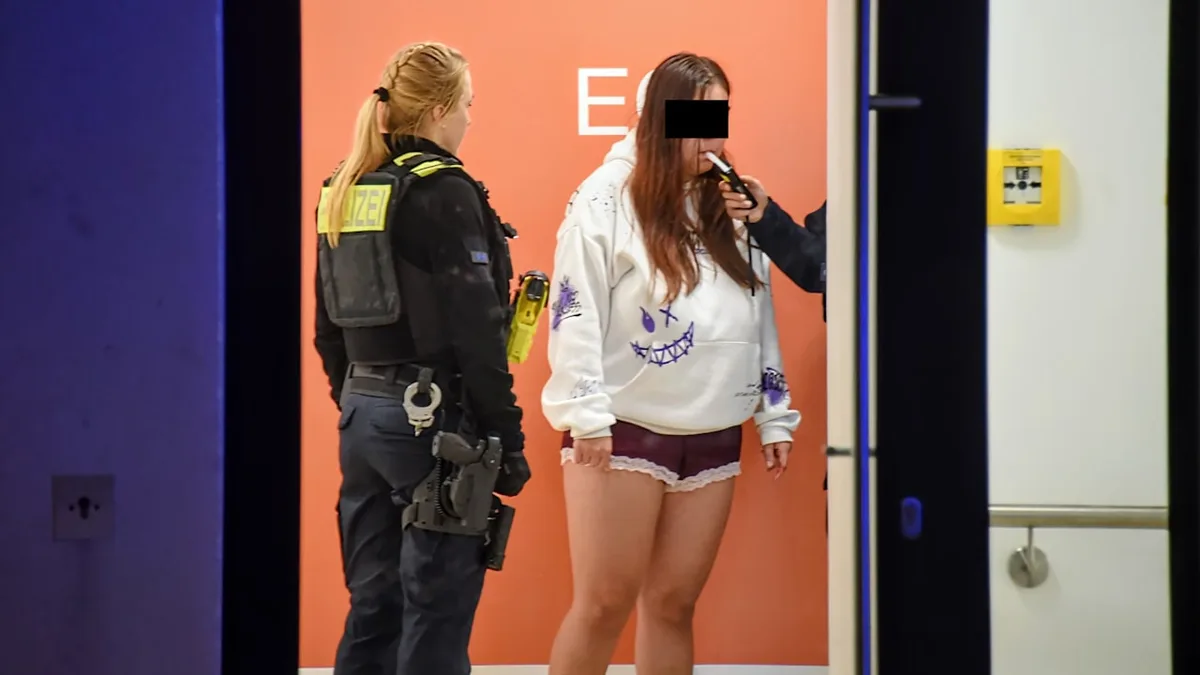 Morgens um 4 Uhr in Berlin - Sie hat gerade auf ihren Freund eingestochen