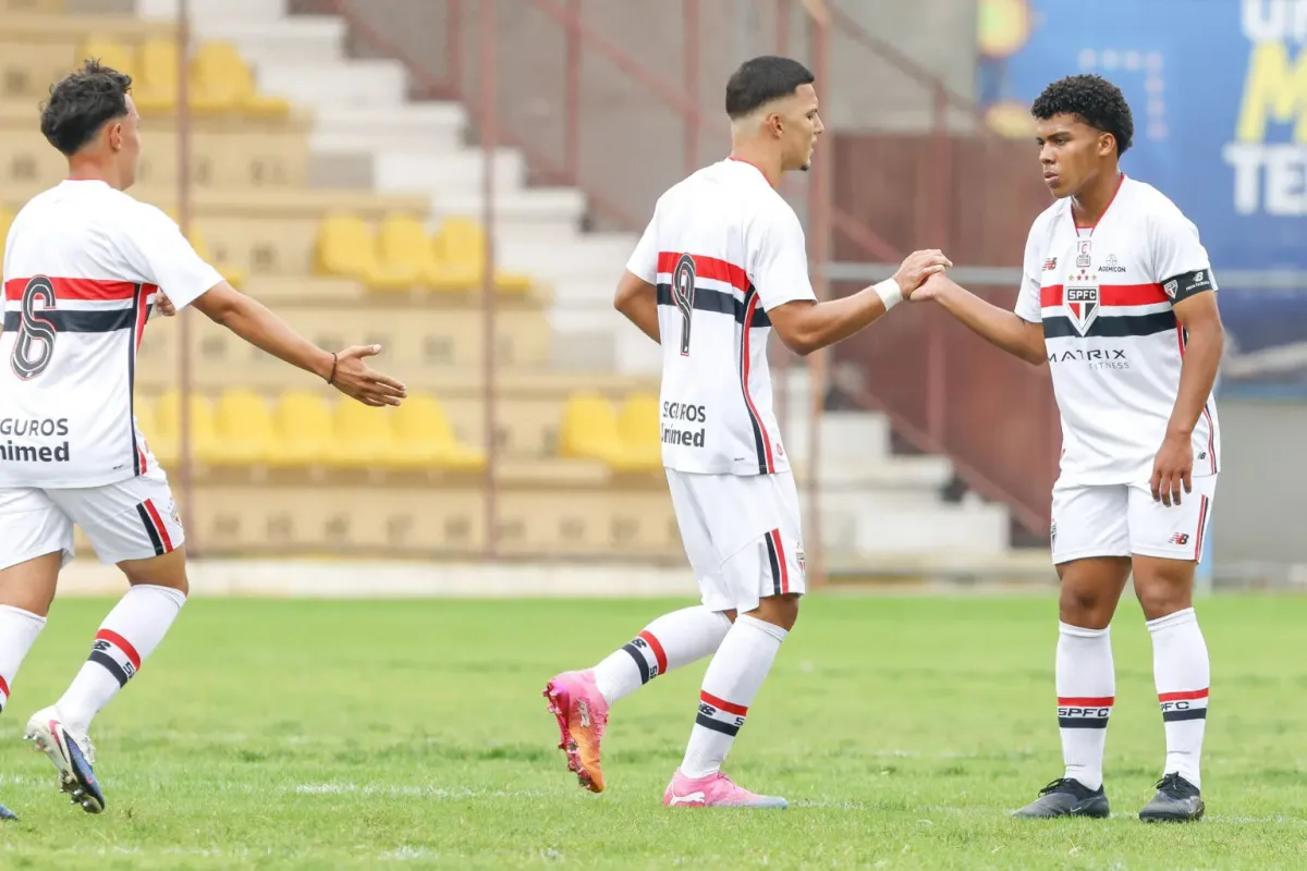 São Paulo vence Independente e assume a ponta no Paulista sub-17