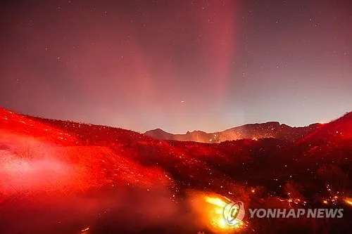 미 캘리포니아 산불 확산…말리부 등에 주민 대피령