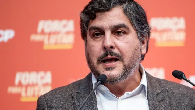 PCP acusa Governo desmantelar "estruturas" do Ministério da Educação