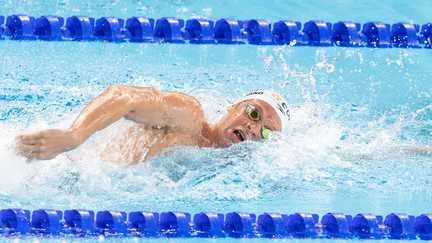 Exploit retentissant de Léon Marchand, sacré sur le 400 mètres nage libre des championnats d'Europe