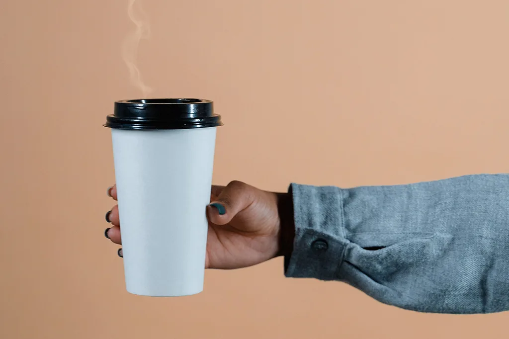Quem bebe café tem mais músculos, menos gordura e diferenças hormonais, sugere estudo