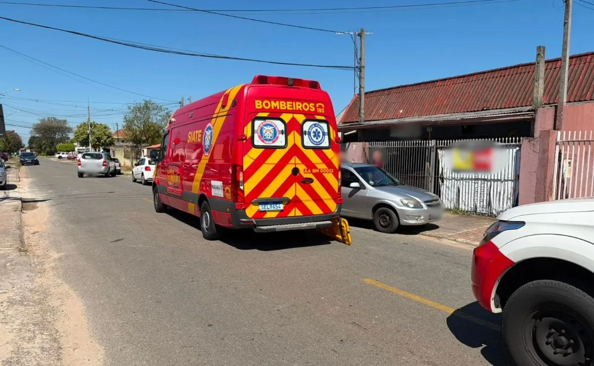 Explosão durante troca de botijão de gás deixa dono de bar com queimaduras no rosto e nos braços no Cajuru