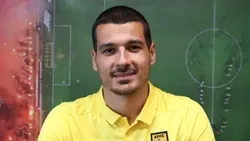 OFICIAL: Ricardo Velho deixa o Farense e reforça o Aris