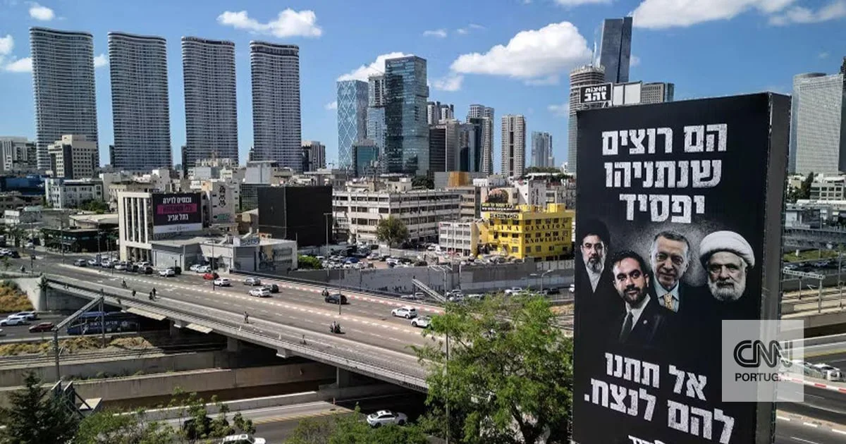 Milhares de israelitas querem regressar a casa para votar. E é assim que Netanyahu planeia impedi-los