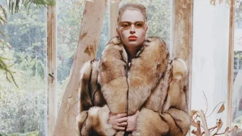 Vivian Jenna Wilson se convierte en 'The Commander' para Mugler y redefine el poder femenino en su campaña Otoño Invierno 2026
