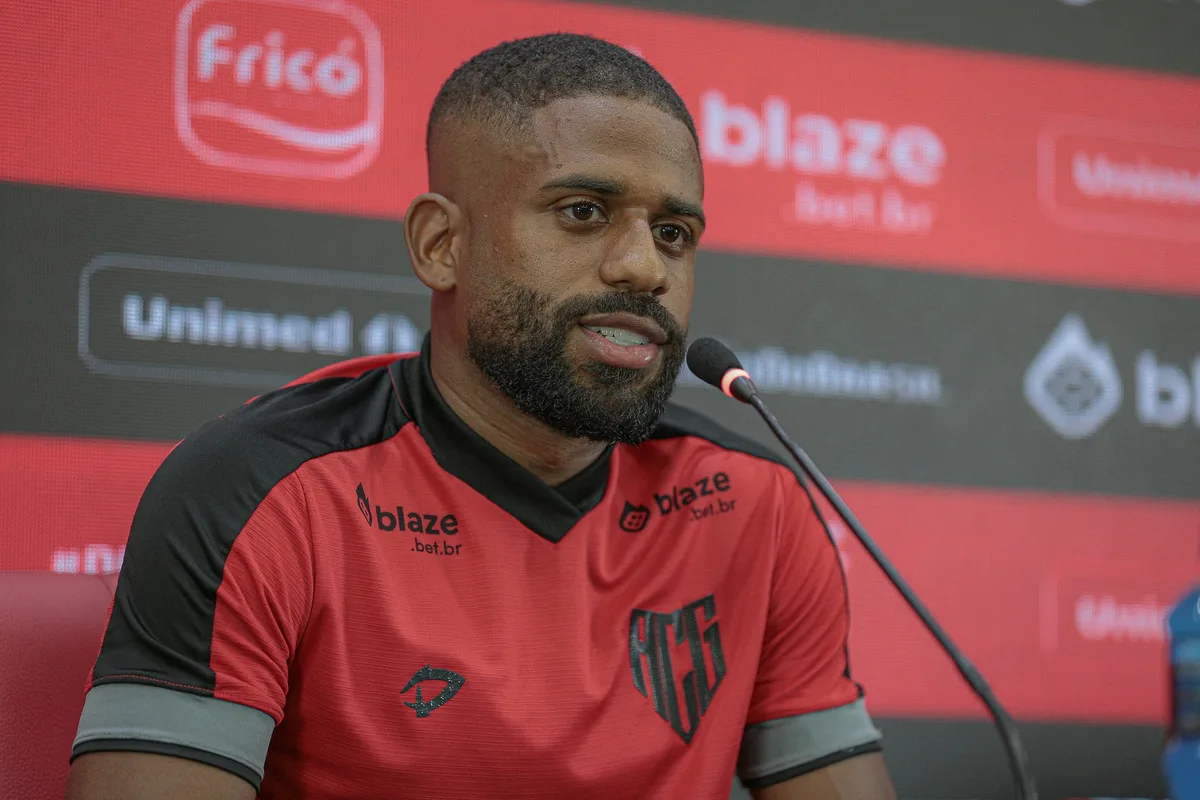Guarani tem ex-Ponte Preta e Internacional como opção para a lateral direita em 2027