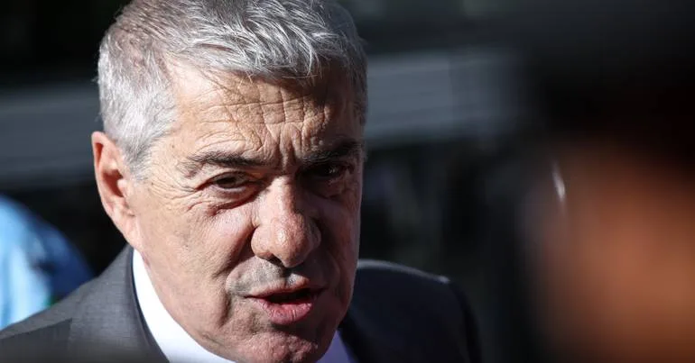 Sócrates apresenta queixa-crime contra Rosário Teixeira