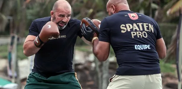 'Empolgadão pra sair na mão', diz Glover sobre volta no Spaten Fight Night