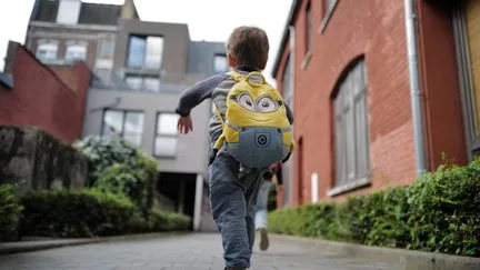 Un enfant de 2 ans quitte son école et erre seul dans les rues de Paris, trois agents du périscolaire suspendus