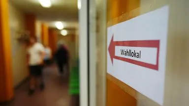 Die Wahllokale sind geöffnet
