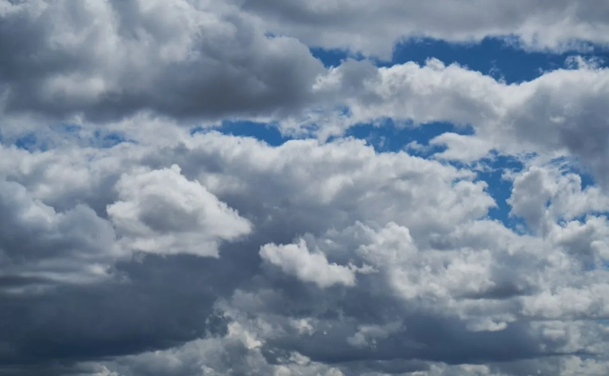 Sol tenta aquecer Curitiba, mas céu promete quarta-feira nublada; veja previsão do tempo