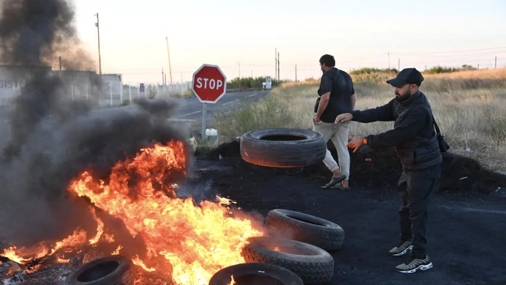 Disparada de preços de combustíveis reacende protestos e pressiona governos pelo mundo