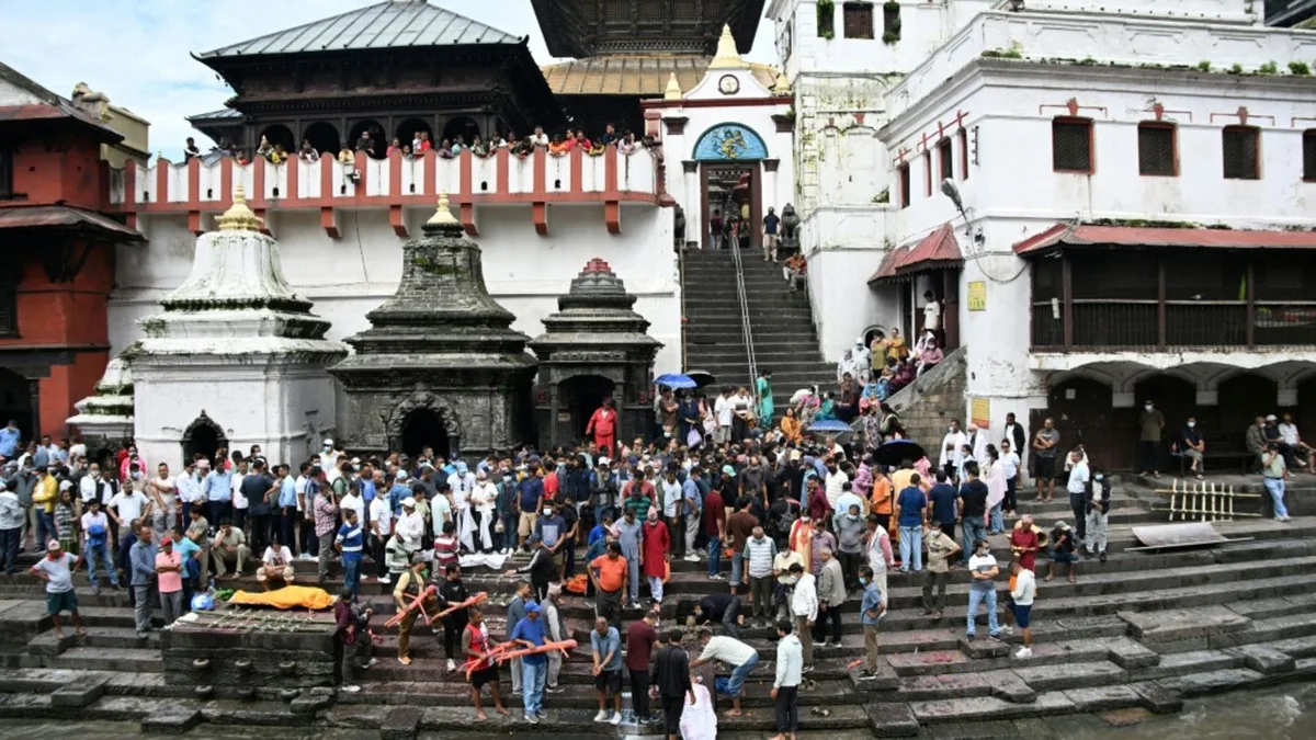 Verzweifelte Suche nach Vermissten in Nepal - mehr als 1200 Flutopfer geborgen