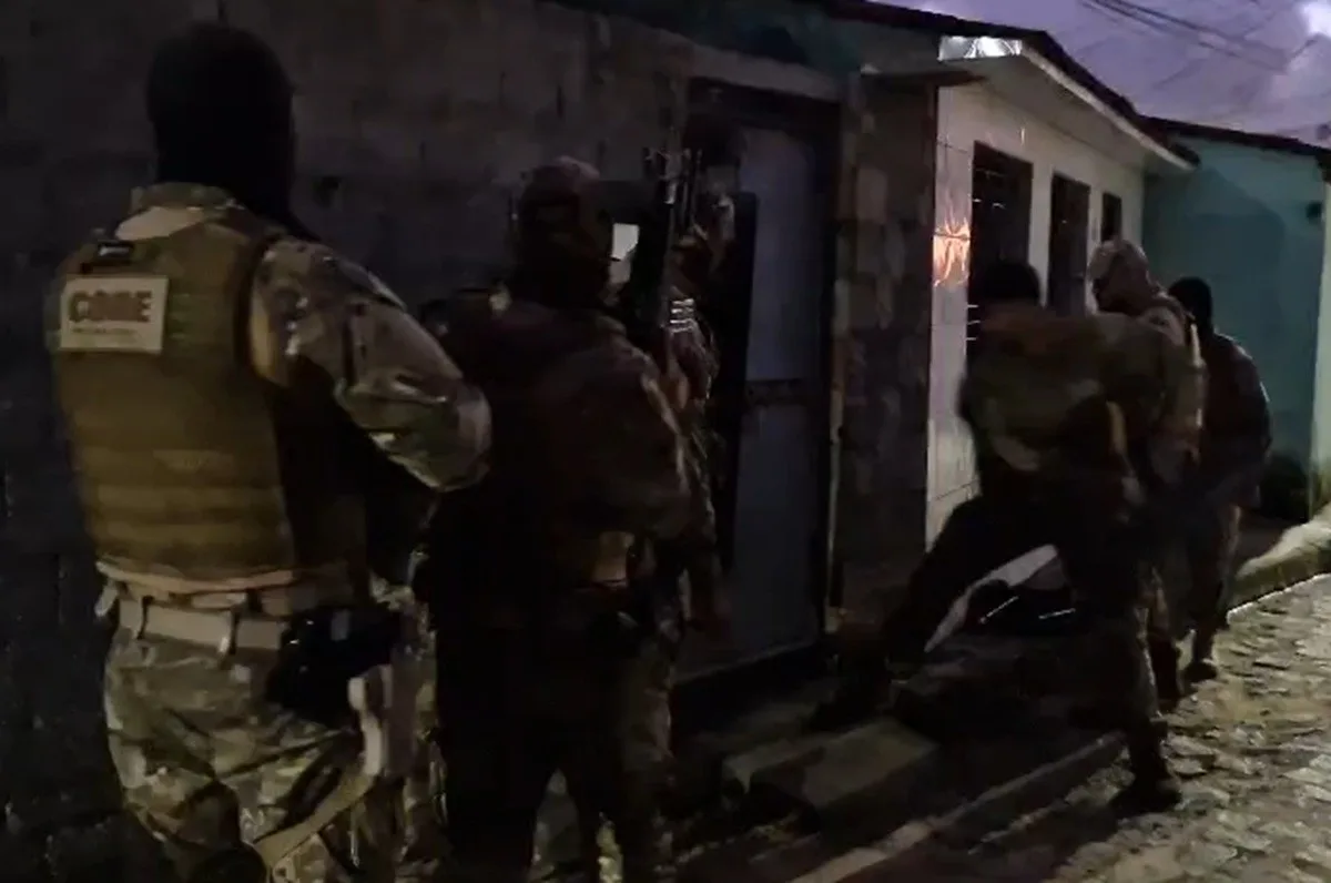 VÍDEO: polícia divulga imagens de suspeitos de matar ex-jogador da base do São Paulo em Maceió