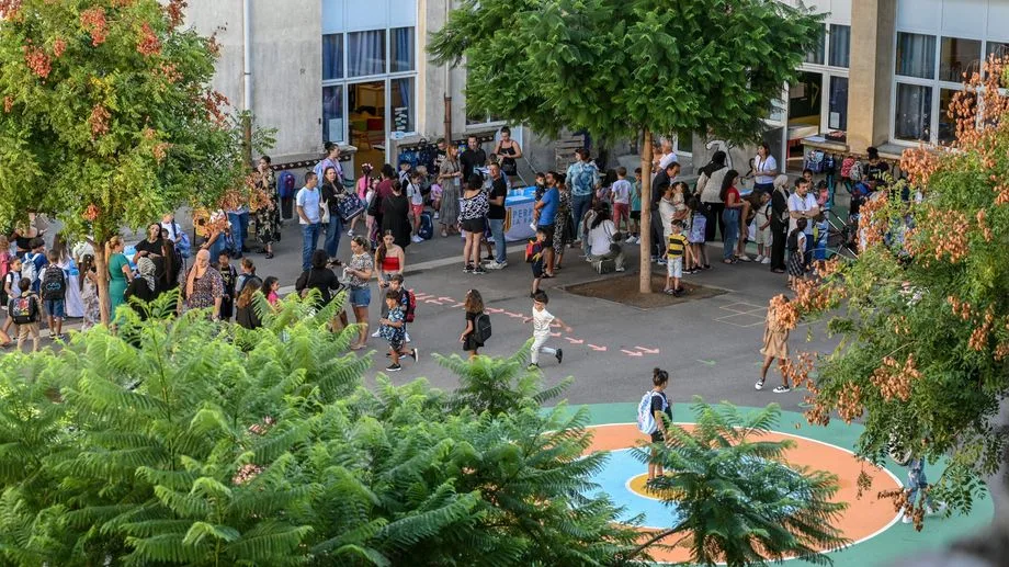 Une école de Perpignan se fait voler sa pelouse synthétique, les parents lancent un appel aux dons