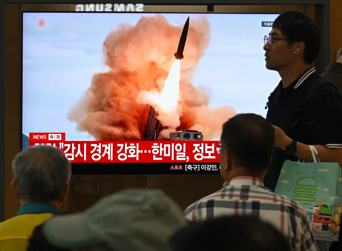 Coreia do Norte testa quase 10 mísseis balísticos de uma vez após acenos de Trump