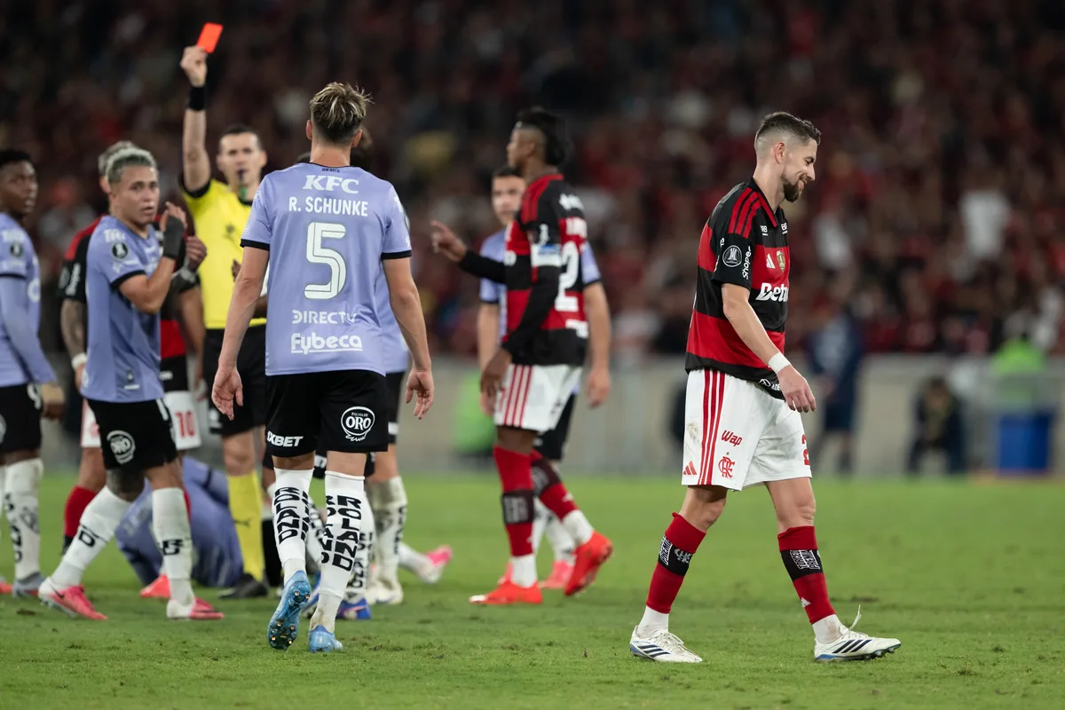 Jorginho desfalca o Flamengo no primeiro jogo da semifinal da Libertadores