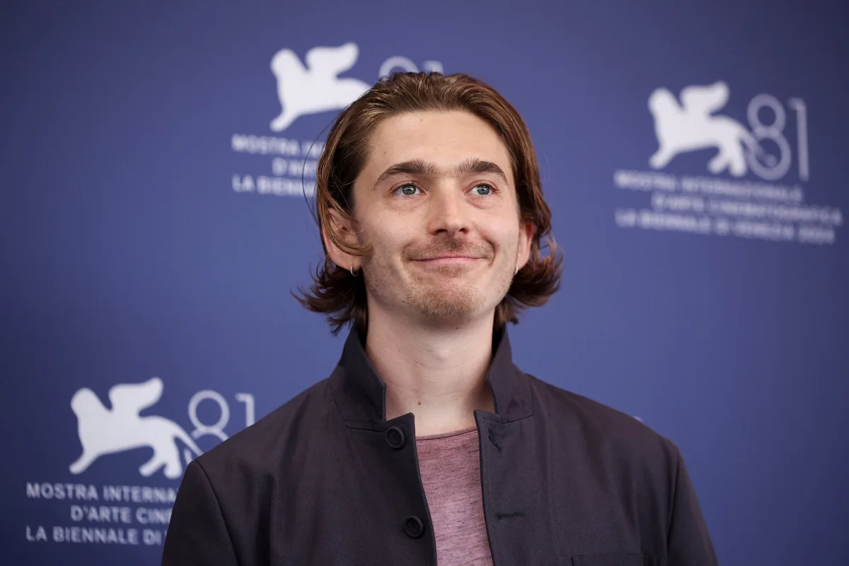 Austin Abrams habló sobre su carrera, el rechazo a la fama y nuevo papel protagónico en el reinicio de Resident Evil