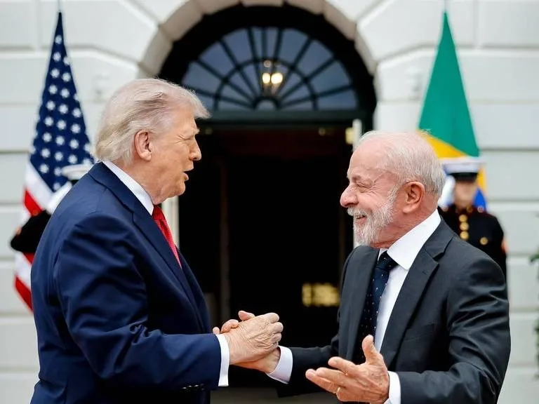 Trump garante a Lula que EUA ficarão fora das eleições brasileiras
