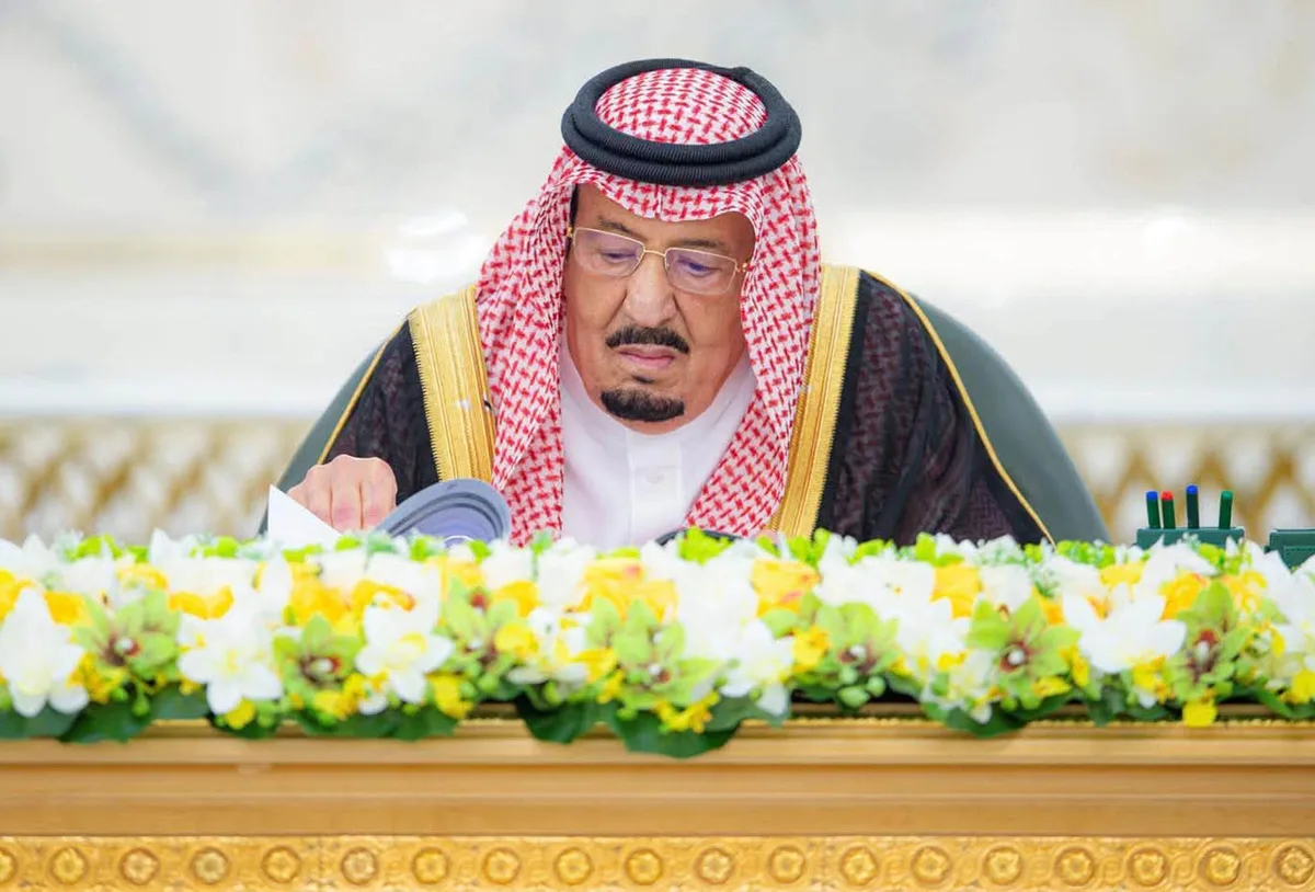 El rey de Arabia Saudí condena el ataque contra La Meca atribuido a la "milicia terrorista" hutí