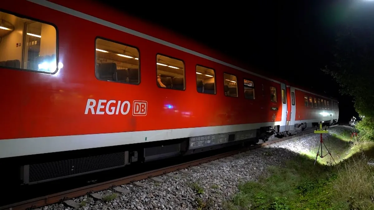 In Bayern - 35 Passagiere in Zug gefangen