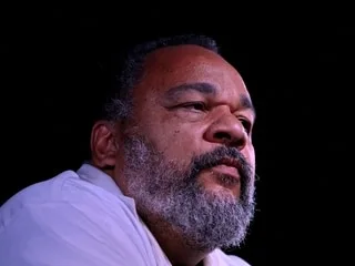 « Apologie du terrorisme » et « injure » envers Laurent Nuñez : Dieudonné condamné à six mois sous bracelet électronique