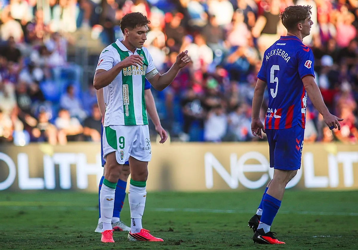 El Córdoba CF paga su incapacidad para cerrar los partidos: cuatro puntos perdidos en el último suspiro