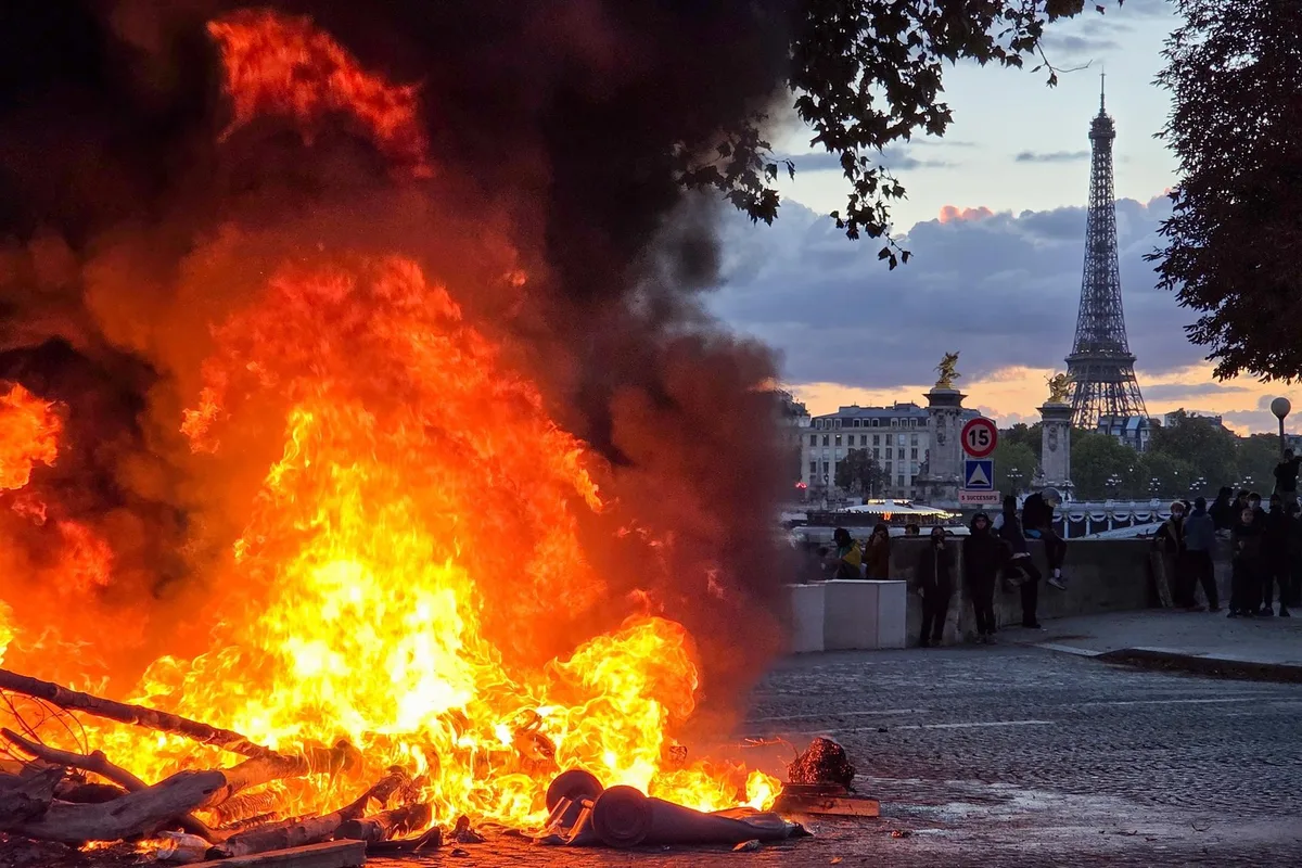 El Gobierno no tiene "ningún temor" a que la violencia "sin sentido" en Francia se contagie a España