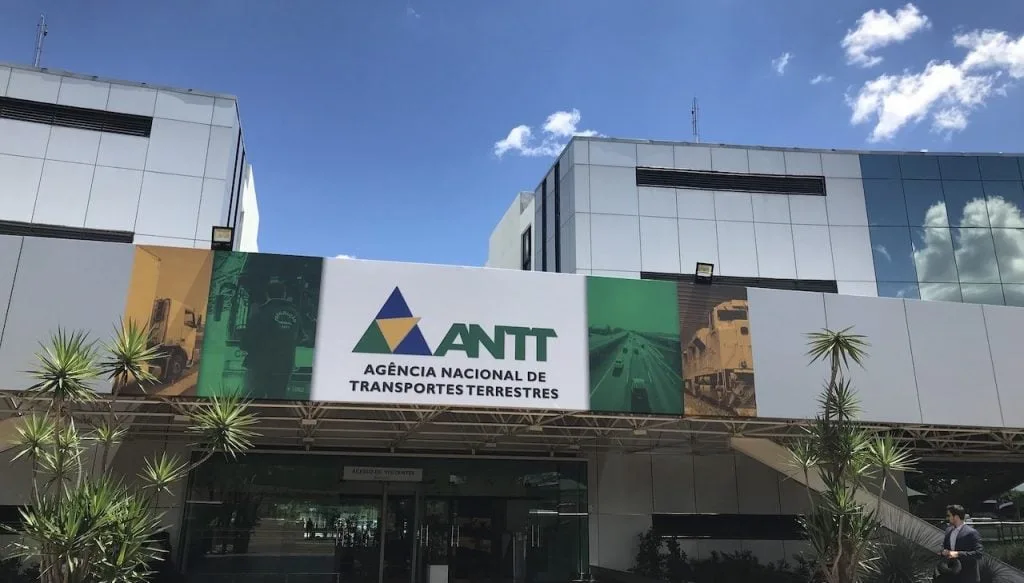 ANTT fiscaliza peso, mas ignora dimensões de cargas que podem causar tragédias nas rodovias