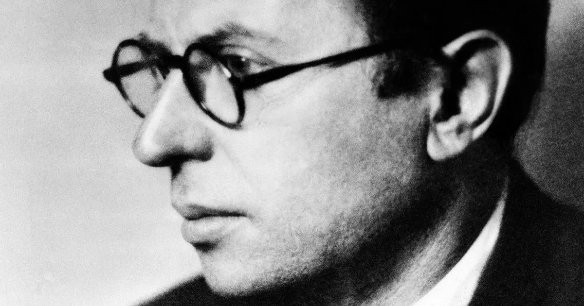 La frase atribuida a Jean- Paul Sartre sobre la urgencia por vivir: “No perdamos nada de nuestro tiempo, quizás lo hubo más bello, pero este es el nuestro”