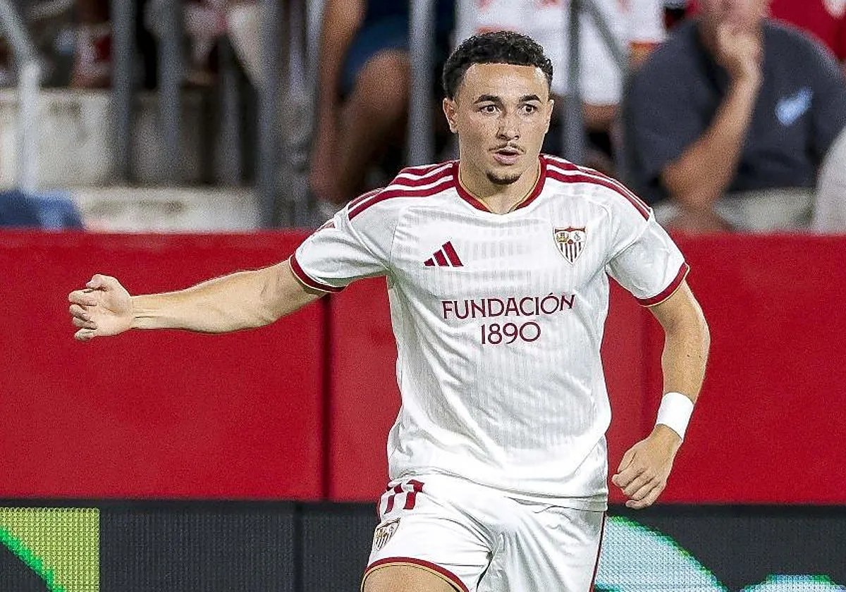 La recuperación de Vargas, dos consultas médicas y un plan del Sevilla FC: «Va a tener que hacer una minipretemporada»