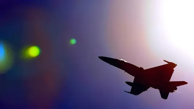 Drone que invadiu espaço aéreo da Roménia abatido por caça da NATO