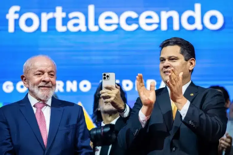 Vitória de Lula: Fim da escala 6×1 avança após assinatura de Alcolumbre