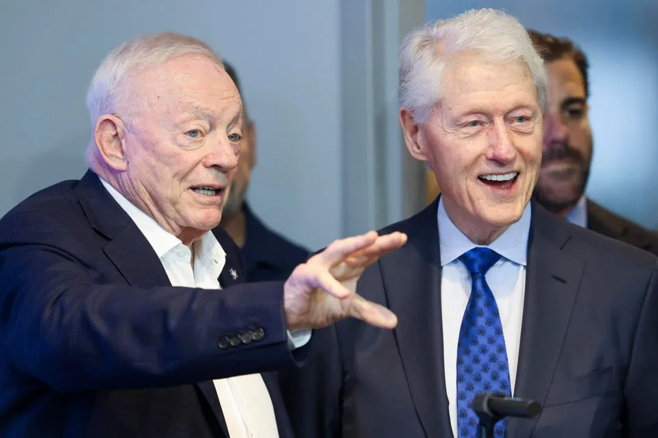 Cowboys Owner Jerry Jones Donates $10 Million To Clinton Foundation