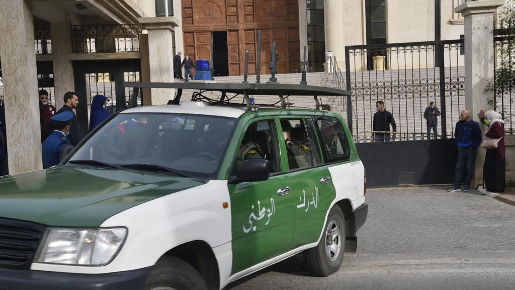 Algérie: saisie record de psychotropes et de cocaïne, vingt-cinq arrestations
