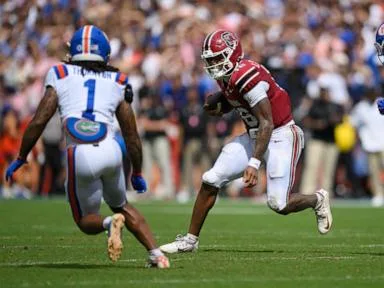 LaNorris Sellers shows up big, and South Carolina stuns No. 16 Florida 38-19 in the Swamp