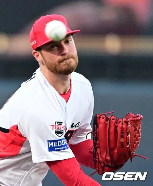 MLB ERA 6.54로 밀려났는데 한국서 인생역전…2년 연속 부활한 올러, 美서 “다시 빅리그 갈 수 있다”
