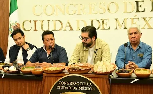 Organizadores de la Feria del Mole reportan pérdidas millonarias por bloqueo en San Gregorio Atlapulco, Xochimilco; consideran uso de fuerza pública