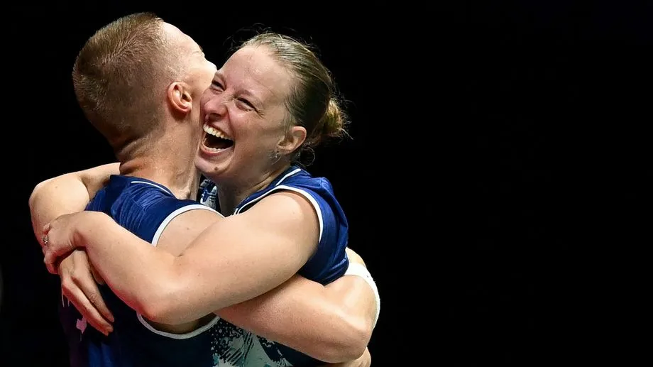Badminton : les Français Delphine Delrue et Thom Gicquel sacrés champions du monde en double, une première historique